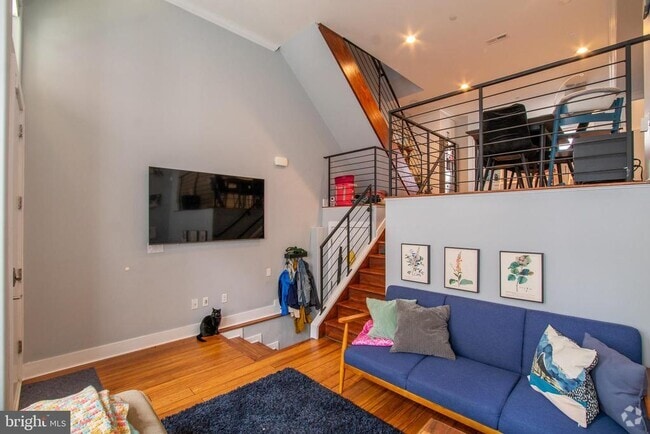 Building Photo - 607 McClellan St Rental