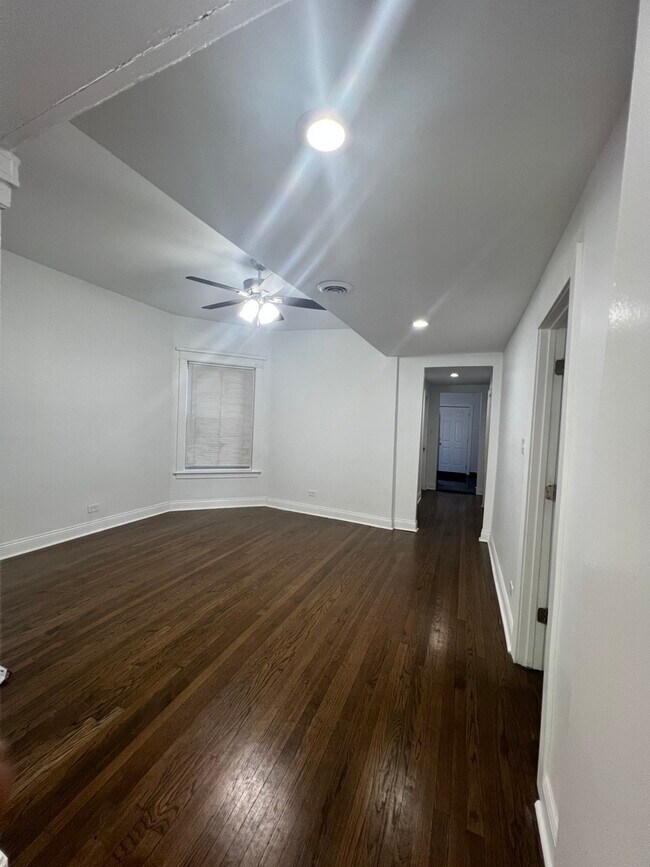 Photo - 6151 S Langley Ave