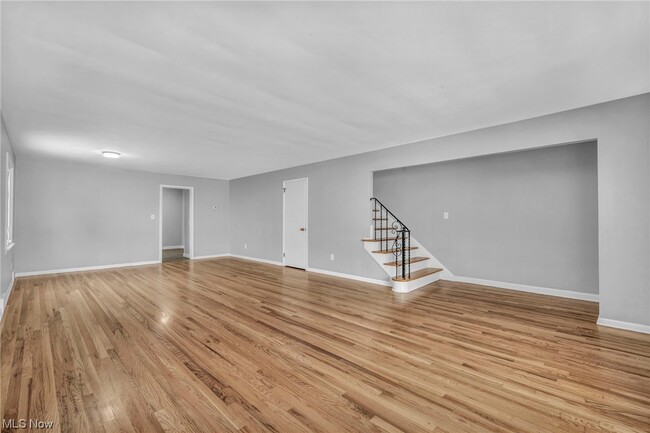 Photo - 17916 Chagrin Blvd