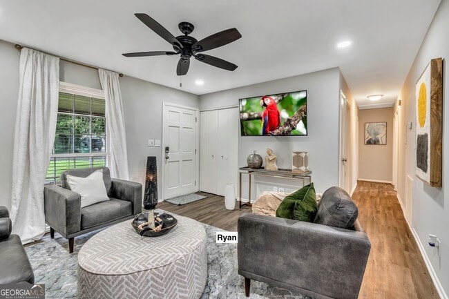 Building Photo - 4589 Ryan Rd