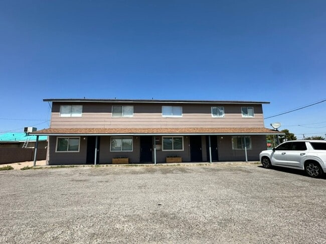 Building Photo - 3411 Center Dr Unit C