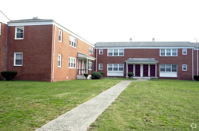 Hamilton Village Apartments - Hamilton Village Apartments