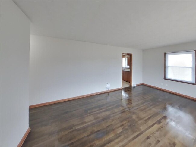 Photo - 1633 Sherwood Ave