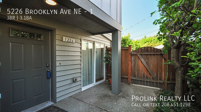Photo - 5226 Brooklyn Ave NE