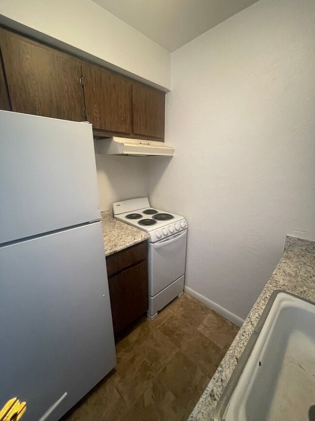 Building Photo - CenterPoint