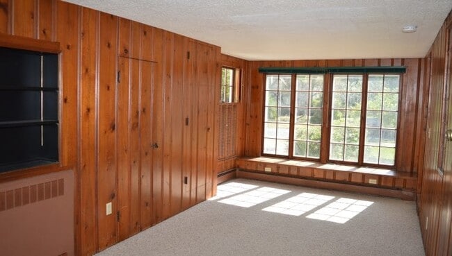 Photo - 201 Warner Dr