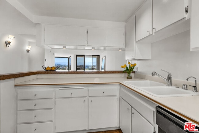 Photo - 4337 Marina City Dr Unidad 643