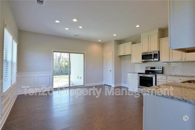 Photo - 128 Lee Rd