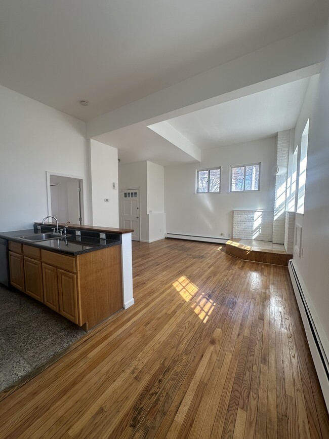 Photo - 8 N Clover St Unit 1