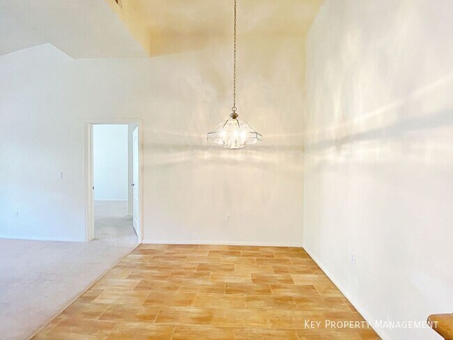 Photo - 3481 Desert Cliff St Unidad #203