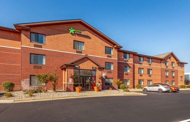 Furnished Studio-Madison - Old Sauk Rd.