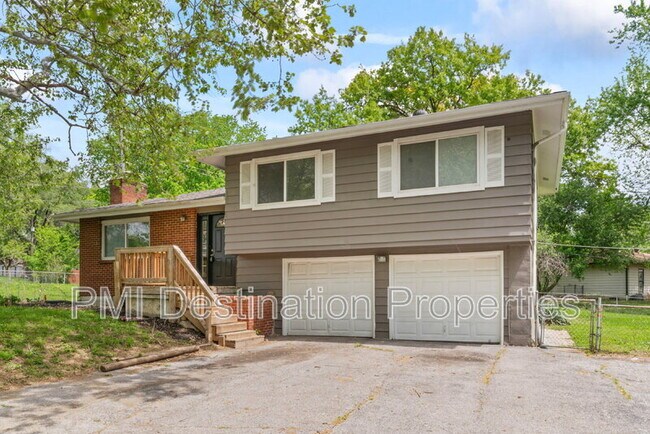 Photo - 1923 N 75 Dr