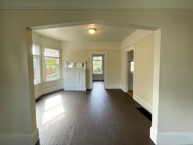 Photo - 4507 N Gantenbein Ave