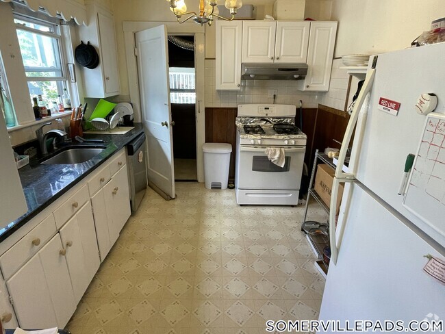 Building Photo - 33 Winslow Ave Unit B Rental