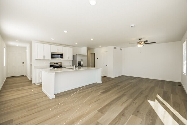 Photo - 8843 Blue Feather Lp