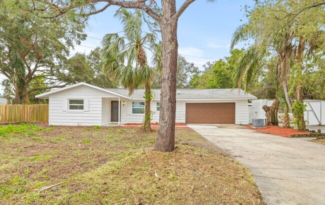 Photo - Home For Rent in Clearwater Manor!