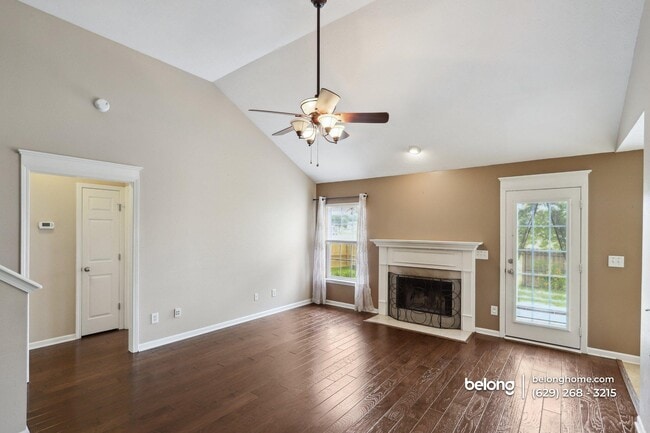Photo - 404 Birdstone Dr