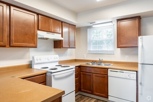 2BR, 1.5BA - 879SF - Kitchen - VISTA VILLA APARTMENTS