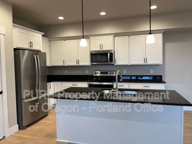 Photo - 1730 NE Gilbert Ln
