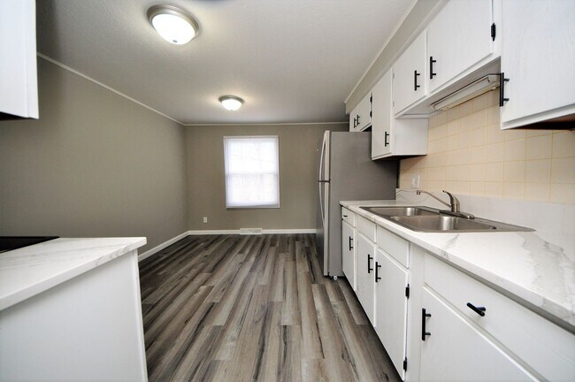 Photo - WAR: Granada Duplex - 309/311 Unit 311