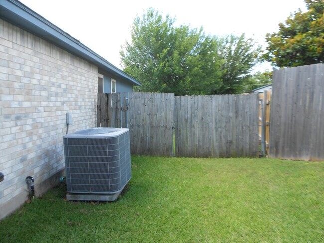 1810 Courtney Cove
