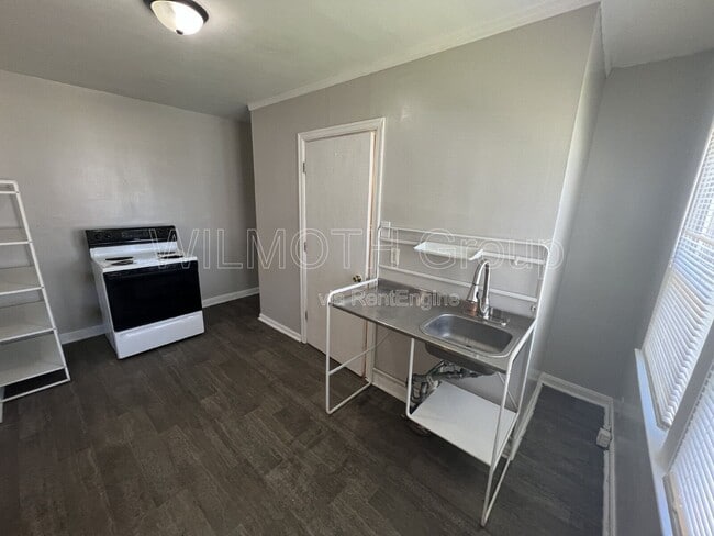 Photo - 320 N Sherman Dr