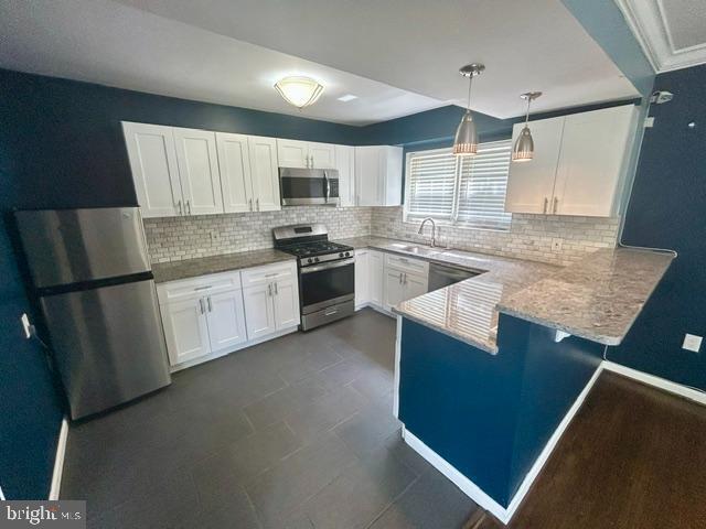 Photo - 413 S Wickham Rd