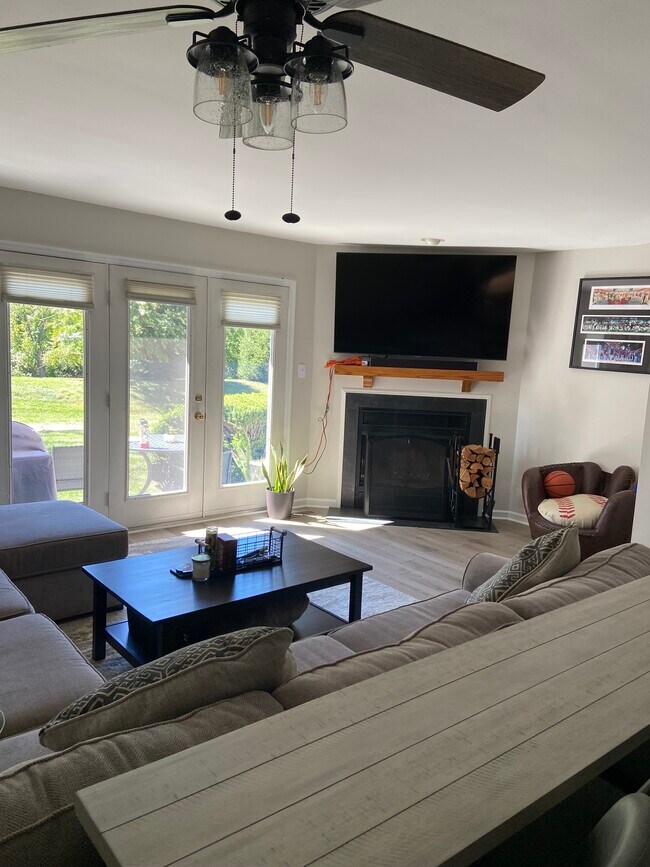 Photo - 502 Meadow Ct