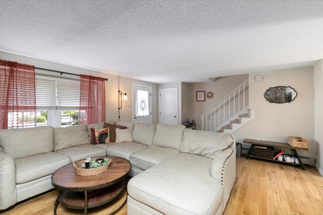 Photo - 114 Fieldstone Dr