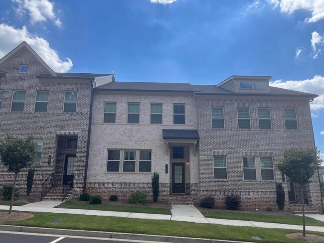 Photo - 256 Commons Ave