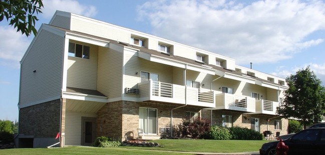 Foxtail Meadows in the heart of Pewaukee, WI
