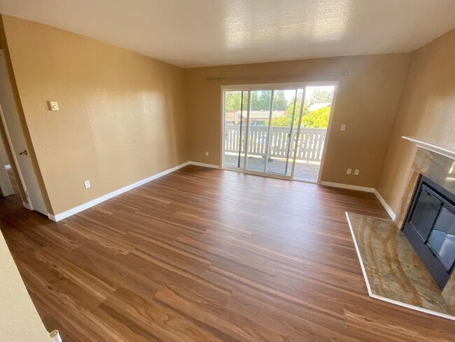 Photo - Advent - Top Floor Large, Bright & Spaciou...