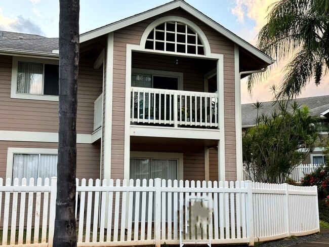 Building Photo - 95 Lumiaina St Rental