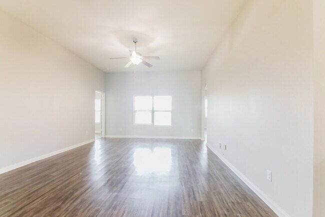 Photo - 1516 Millennium Dr