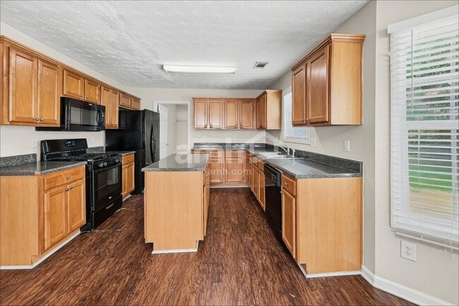 Photo - 1558 Great Shoals Cir