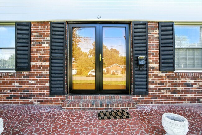 Photo - 24 Bohnert Dr