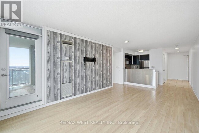 Photo - 185 Legion Rd N Unité 1716