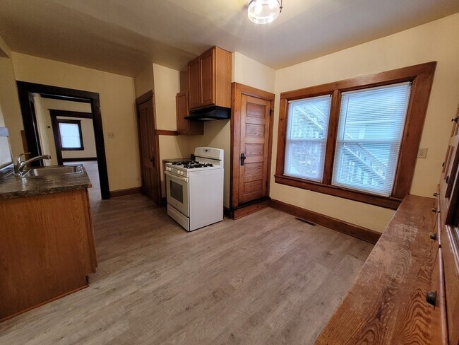 Photo - 300 S Maple Ave