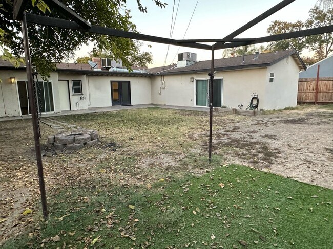 Photo - 1705 W Noble Ave