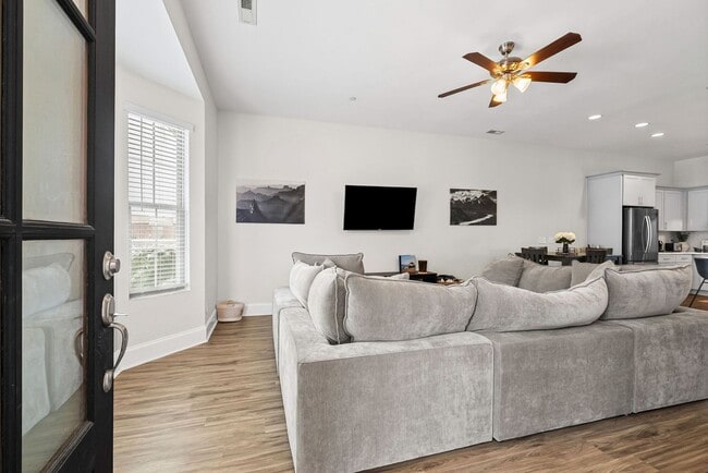 Photo - Modern Living in the Heart of Pleasant View Village!