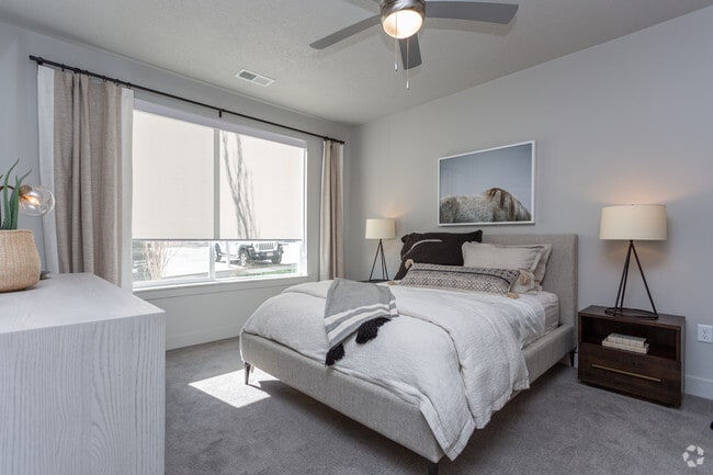 1BR, 1.5BA - 774 SF