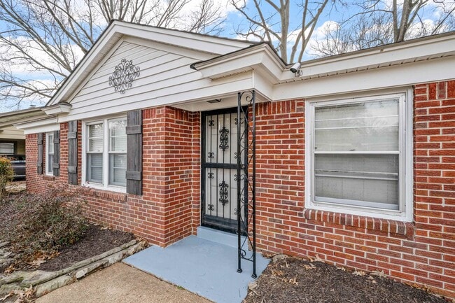 Photo - 1453 Colonial Rd