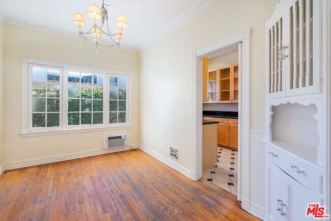 Photo - 1304 N Alta Vista Blvd Unit 1304