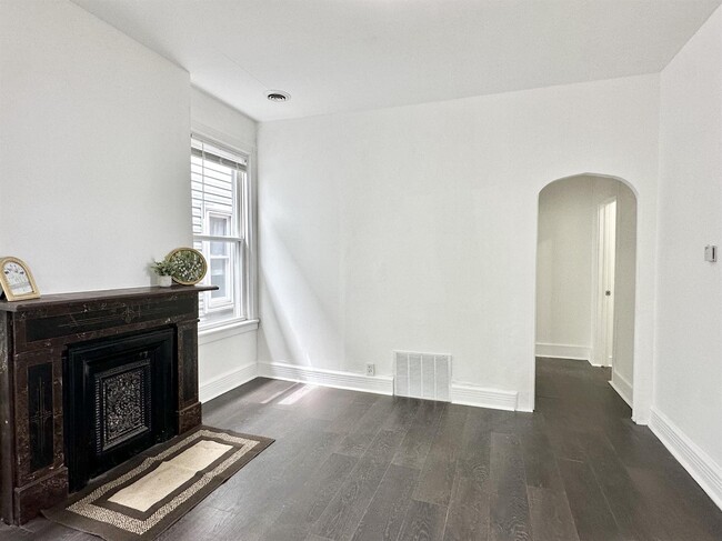 Photo - 1447 Broadway Unit 2