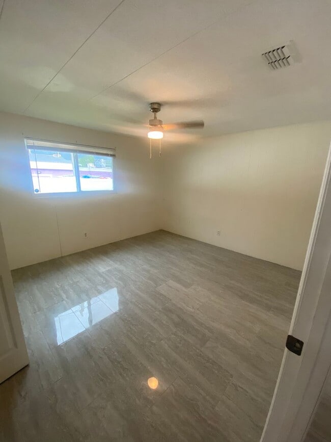 Photo - 3 bed, 1 Bath St. Petersburg FL
