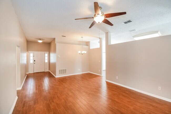 Photo - 1810 Dartmouth Dr