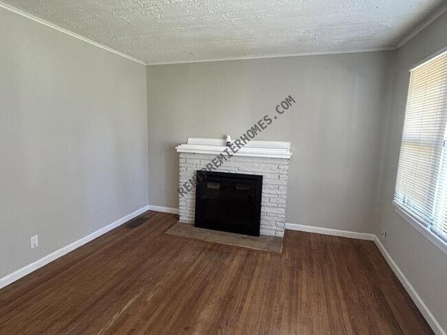 Photo - 1410 E 53rd St