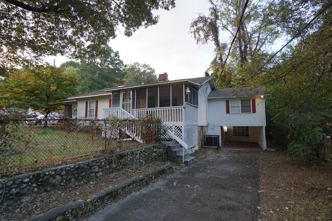 Photo - 1194 Birmingham St