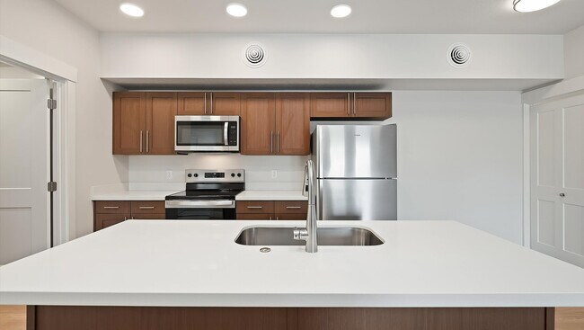 04-3919 Thatcher Ln 2002-104_024 - The Hawthorne