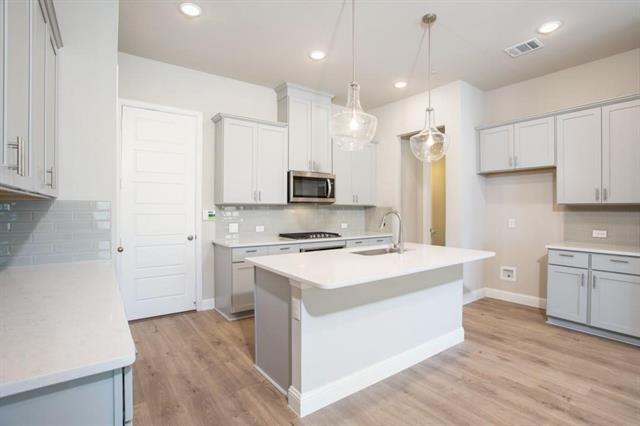 Photo - 340 Almanor St